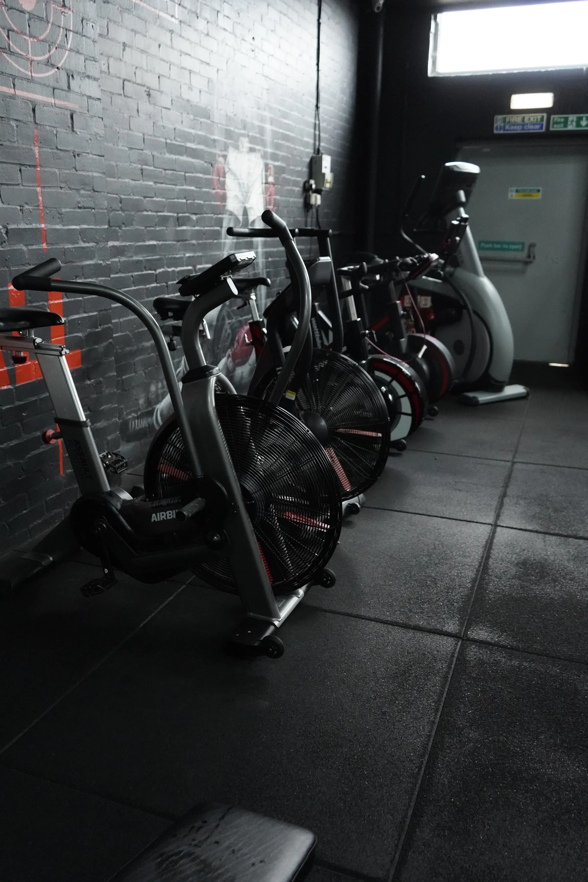Air bikes and Wattbikes in the cardio zone